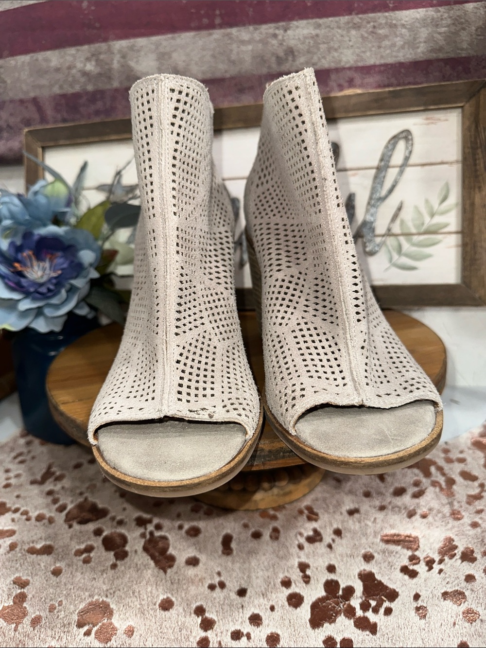 NWOT Lucky Brand Perforated Open-Toe Ankle Booties — light gray